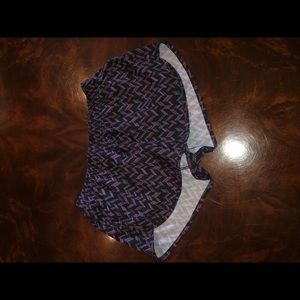 Old Navy patterned running shorts size XS women’s